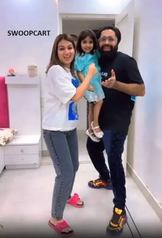 Sunny Arya Tehelka Prank with his wife and daughter
